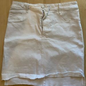 White Abercrombie and Fitch skirt